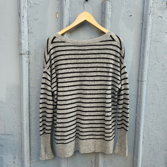 Halogen grey striped 100% cashmere sweater, size Xs - Picture 3 of 9